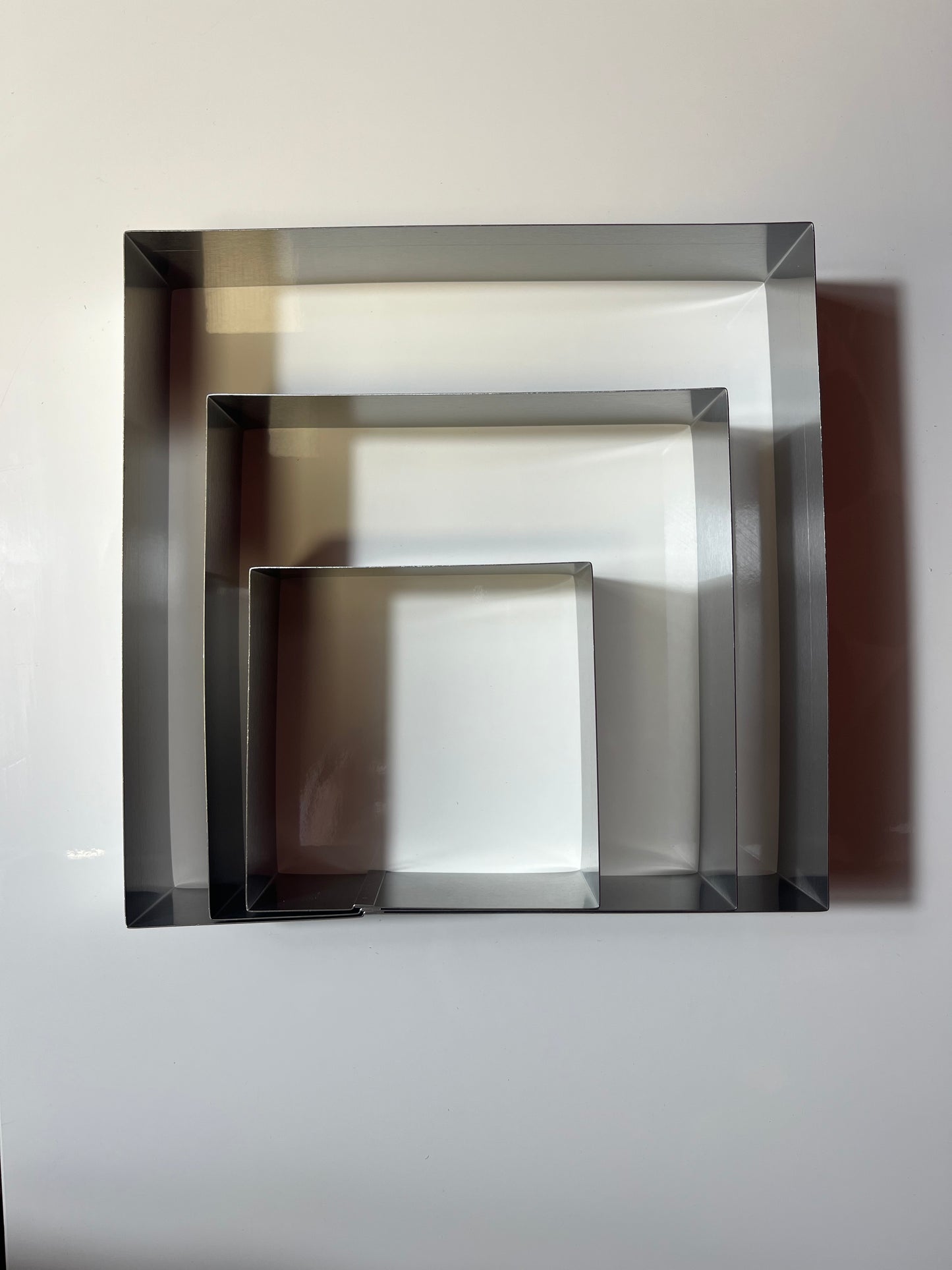 Lot 3 cercles à entremet carré.