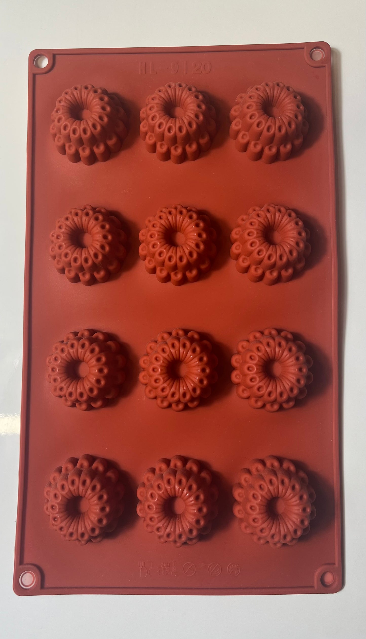Moule silicone 12 mini kouglofs/couronnes