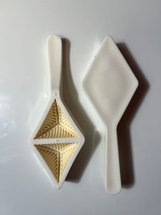 Moule maamoul triangle