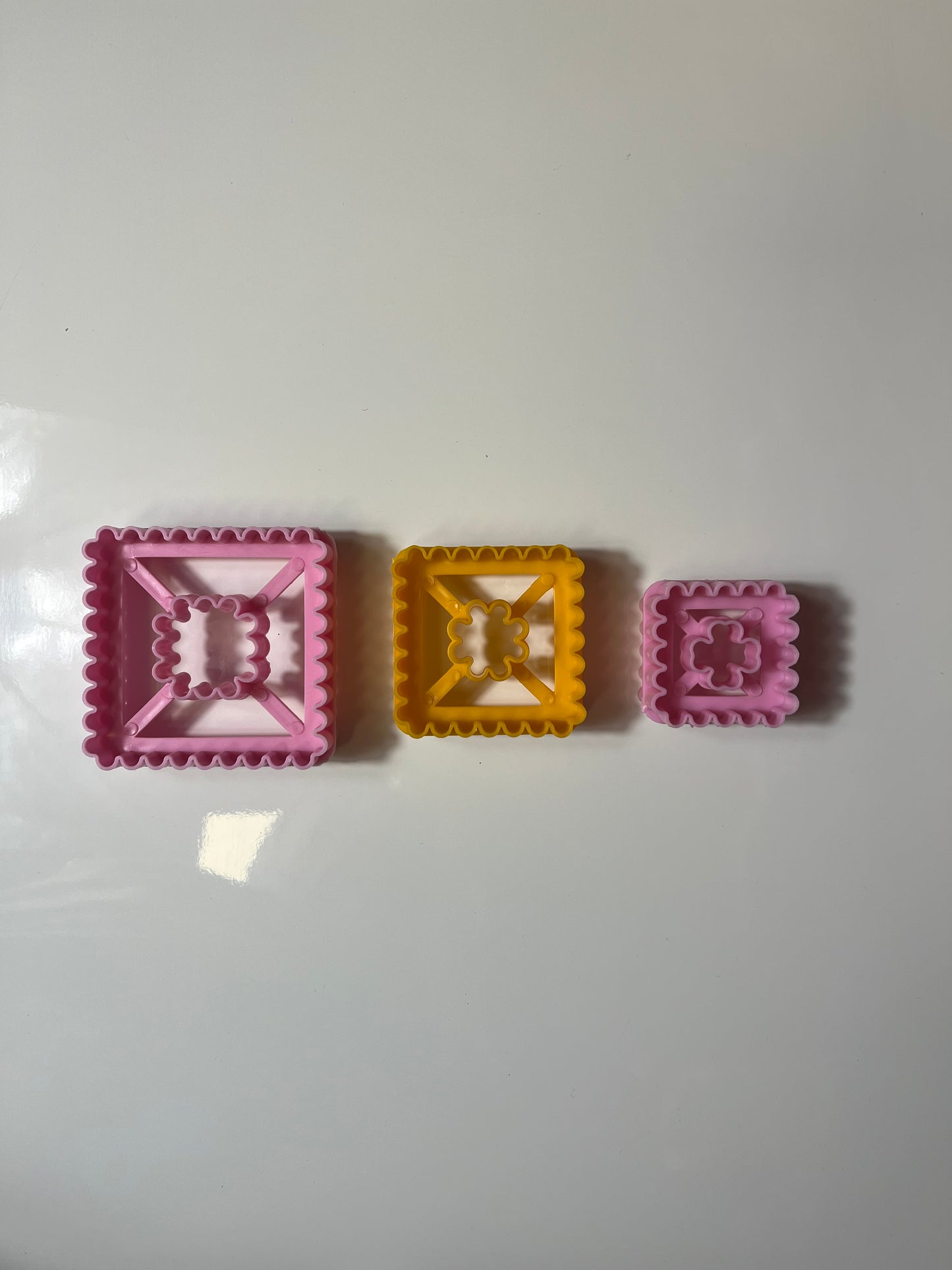 Emporte pièce sablé carré trio