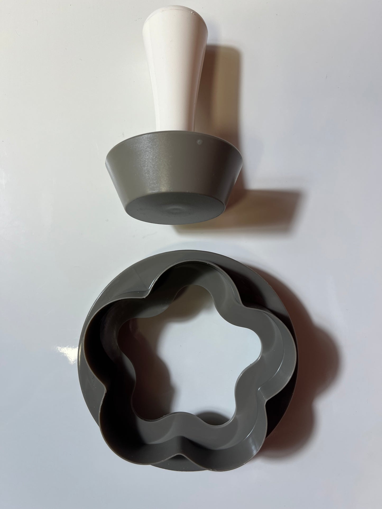 Emporte-pièce et presse à tartelettes