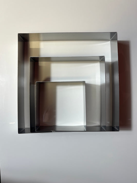 Lot 3 cercles à entremet carré.