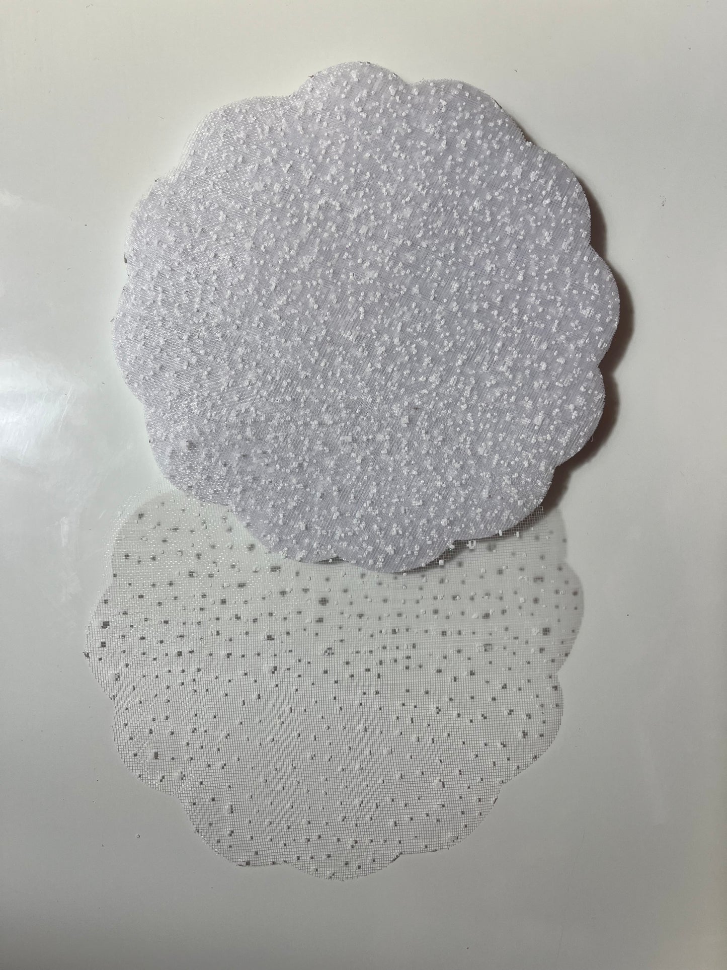 Tulle blanc petit points